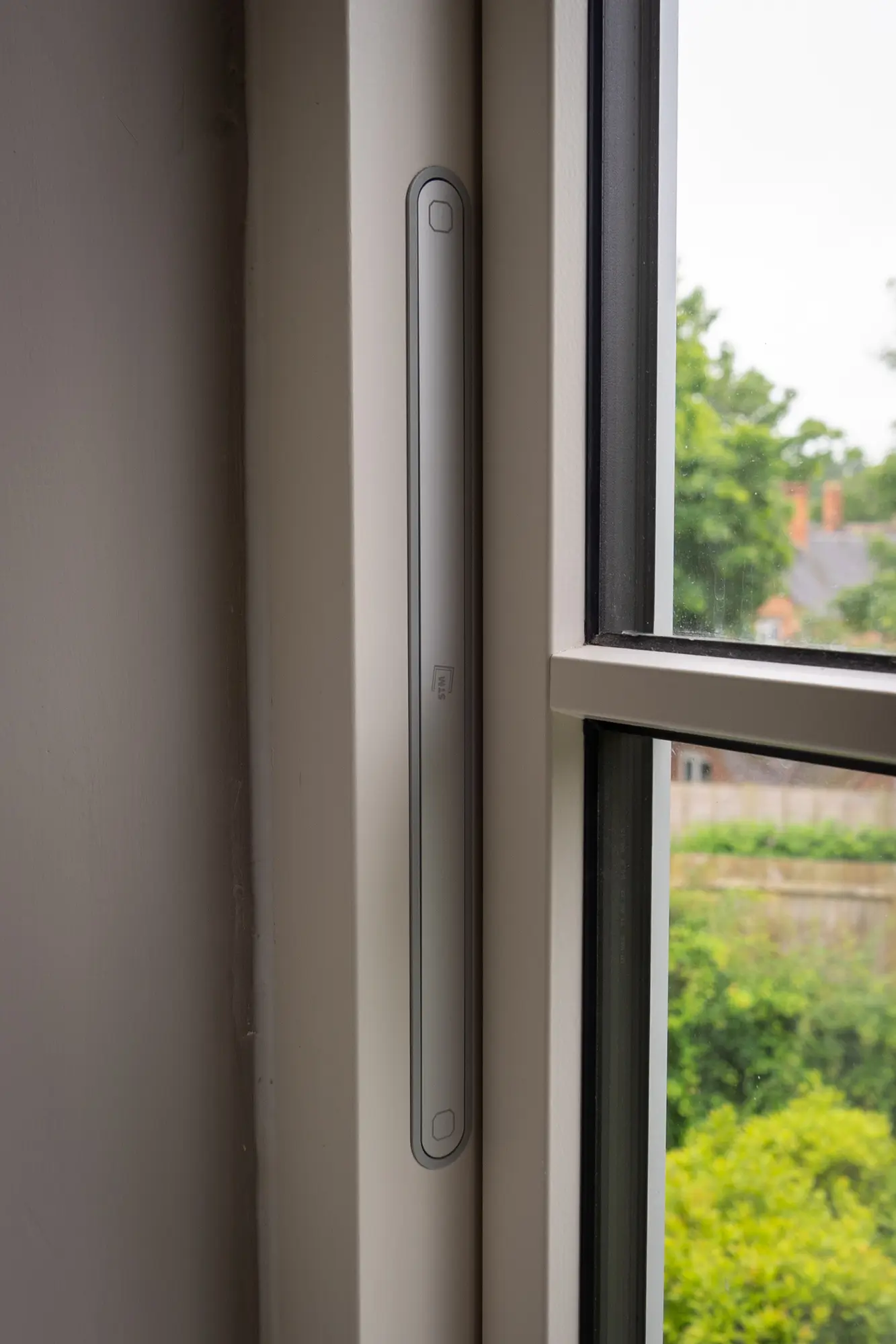 Replace trickle vent in Oxford Circus - W1