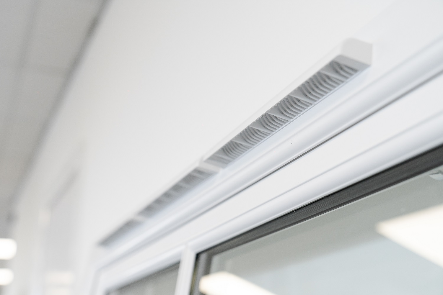 Add trickle vent to window Oxford Circus - W1